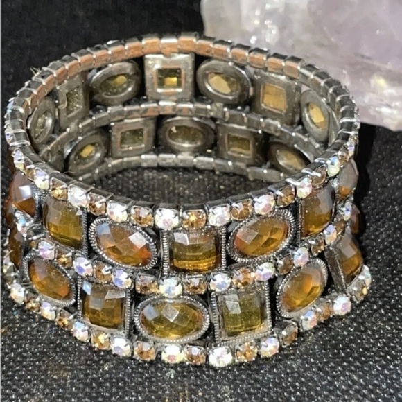 Jewelry - Gorgeous Vintage Topaz & Crystal Stretch Bracelet